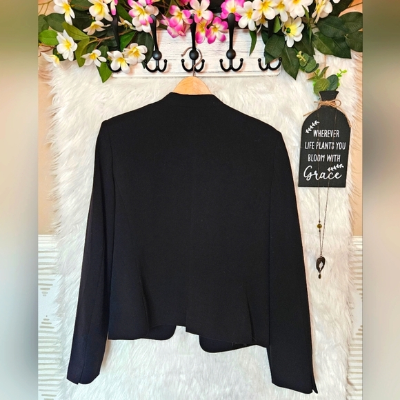 Venus Tailored Open Front Fold Lapel Cropped Blazer - Picture 2 of 4